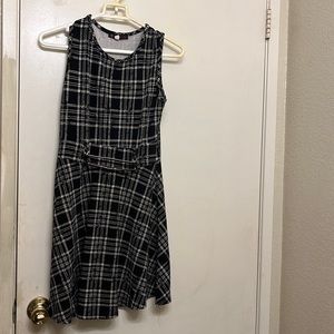 Casual Black and white dress
